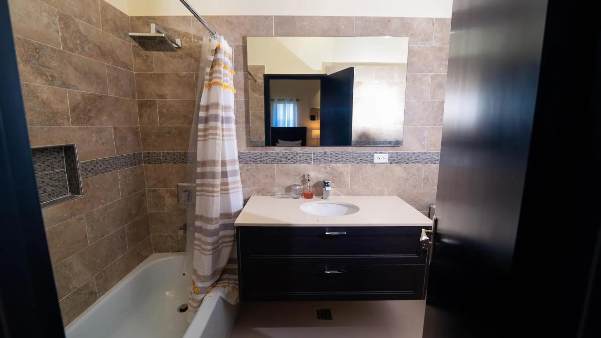 Pyramid Dreamstay 67 Ocho Rios Nyaraló